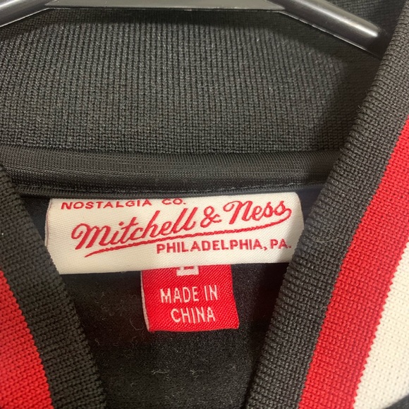 Mitchell & Ness- Atlanta United Bomber Jacket - Picture 5 of 5